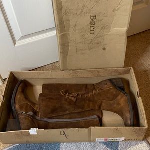 Brown suede Born riding boots. So cute and in great condition!!! Size 9